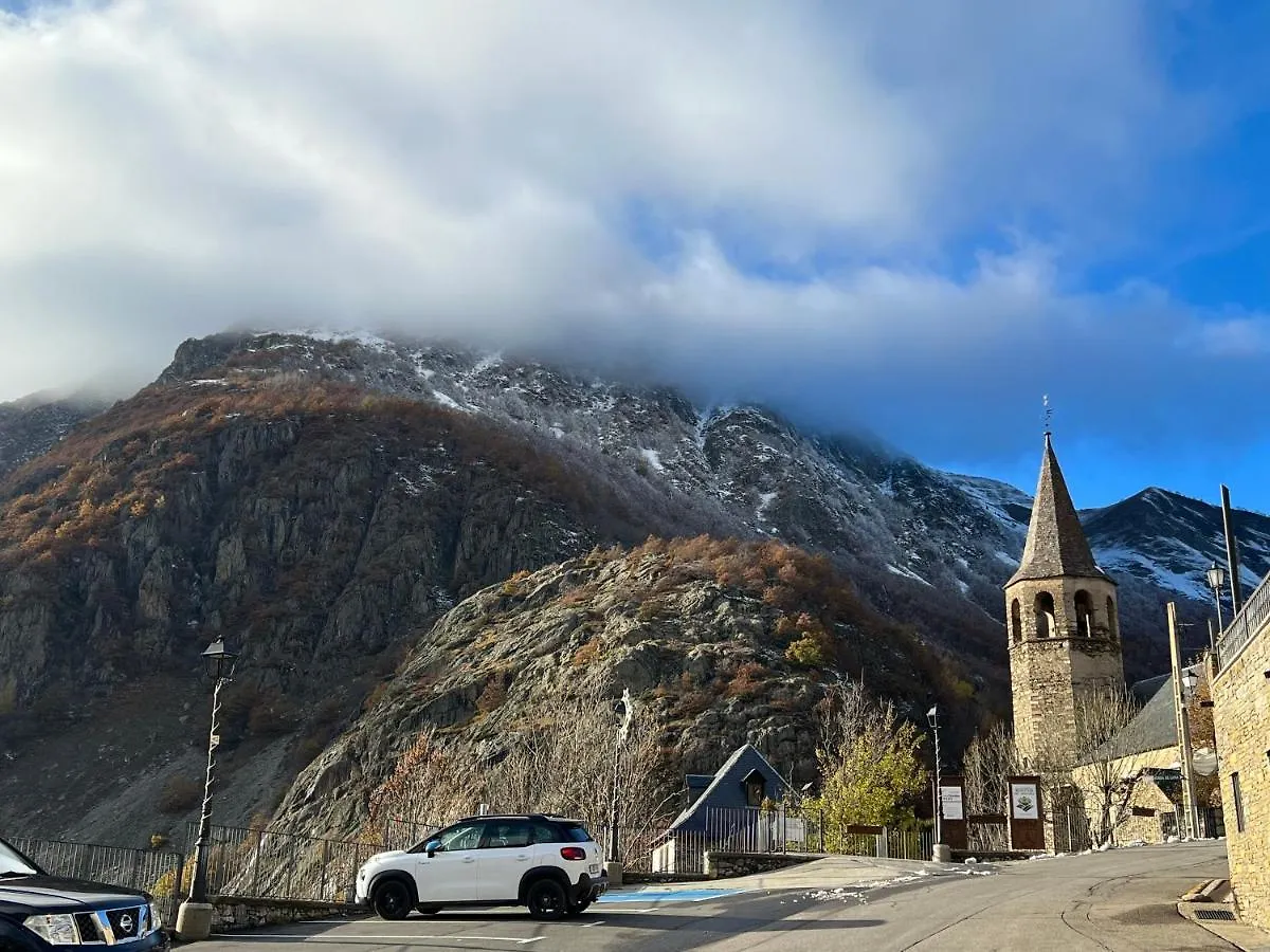 Semesterbostad Casa De Piedra Con Encanto En El Bonito Pueblo De Bagergue Spanien