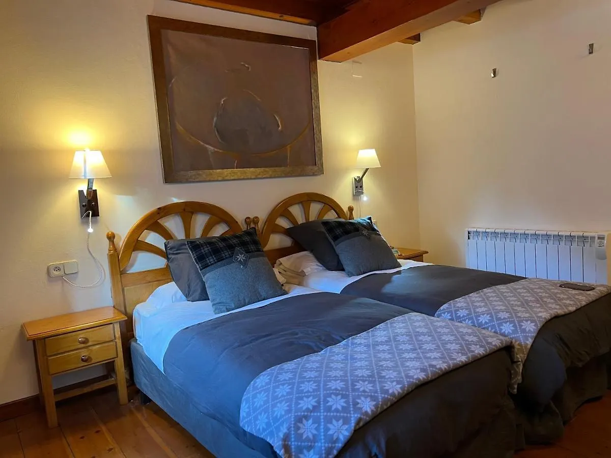 Casa De Piedra Con Encanto En El Bonito Pueblo De Bagergue Spanien