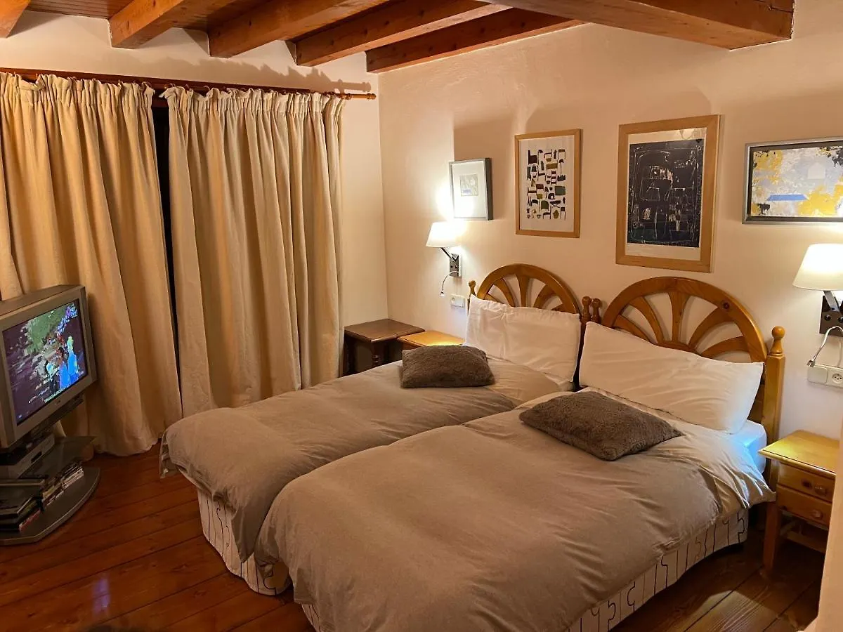 Casa De Piedra Con Encanto En El Bonito Pueblo De Bagergue 0*,