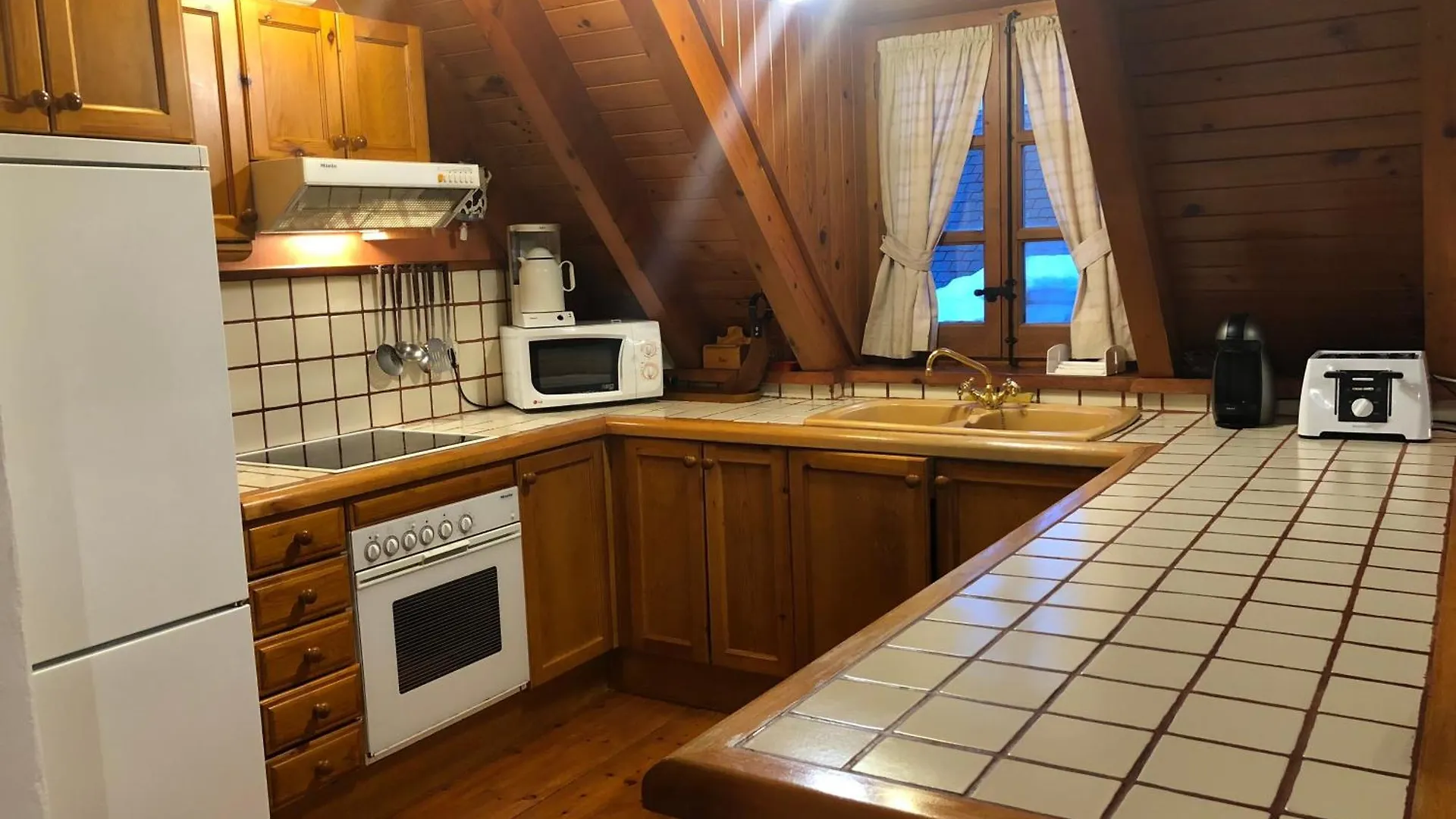 Semesterbostad Casa De Piedra Con Encanto En El Bonito Pueblo De Bagergue Spanien